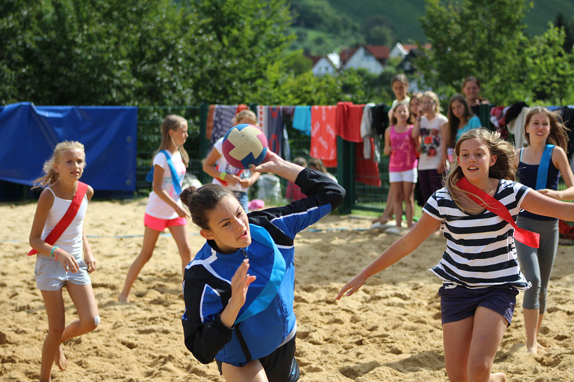 Beachhandball im Zeltlager